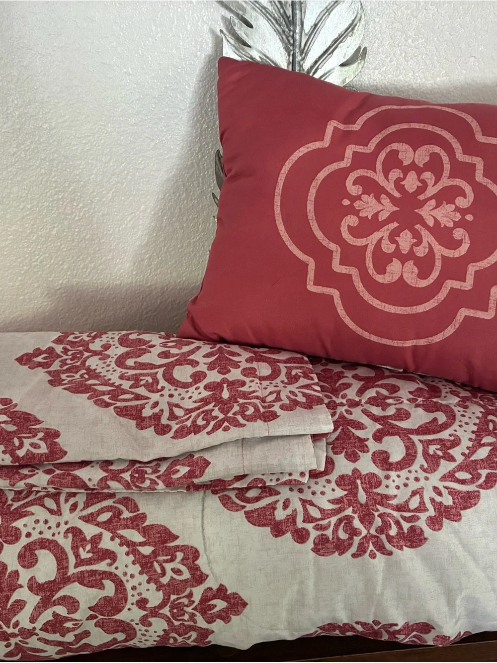 Red Damask Print Home Bedding Set - Stylish Comfort